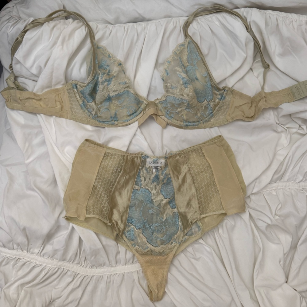 La Perla Blue and Tan Lace Lingerie Set